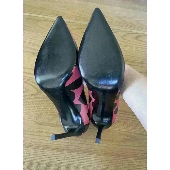 Saint Laurent YSL Pumps Big Heart Paris Pointed Toe Stiletto Leather Heels 37 7 - Picture 6 of 10